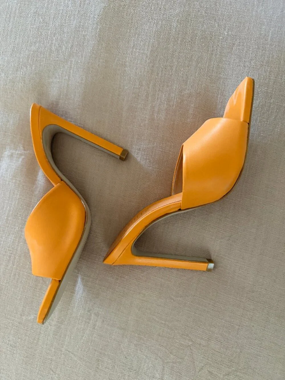 Shutz Heel Size 5.5 Never Worn